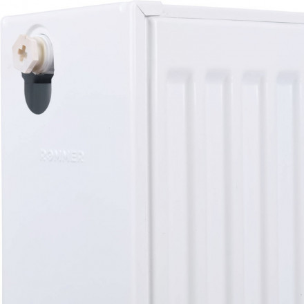 Стальной панельный радиатор Тип 22 Rommer Compact 33/200/1300 боковое подключение