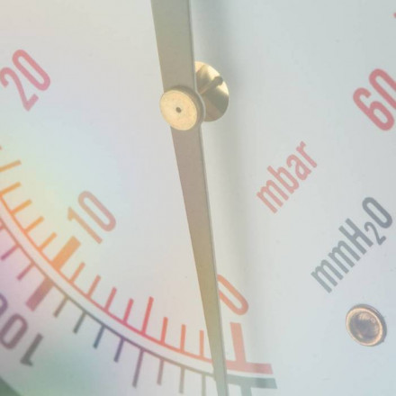 Манометр газовый Watts MG 63 (3/8&quot;,100мбар)